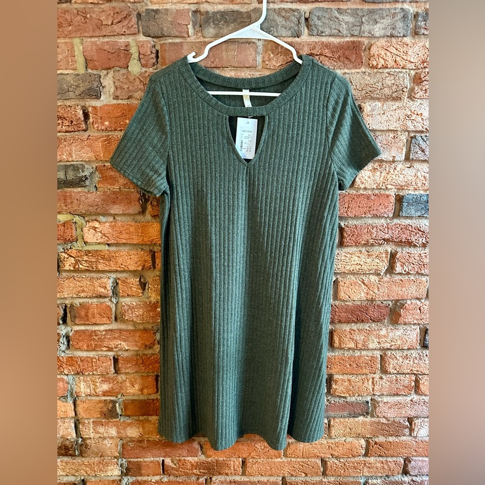 Bo Bel Ribbed Keyhole Dress